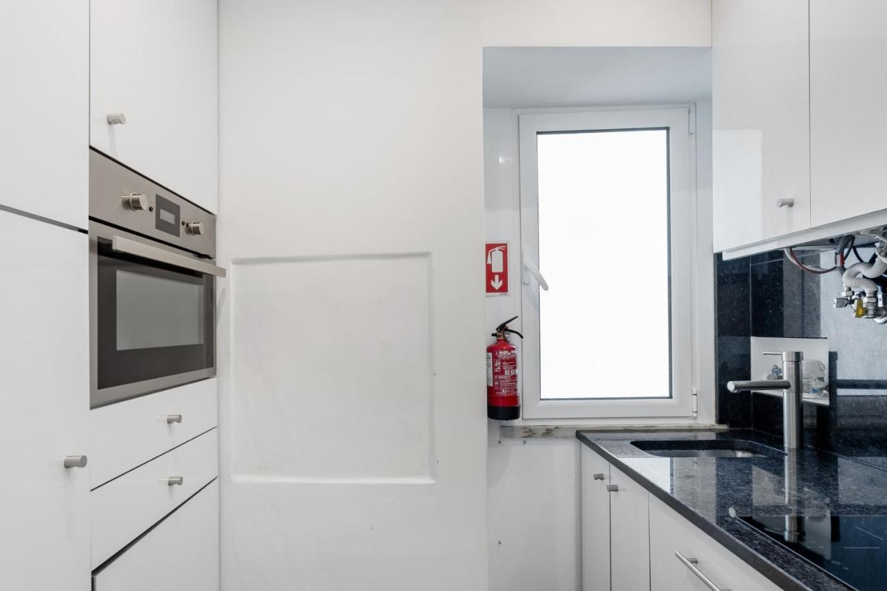 Avenida Da Liberdade Area, Bright And Newly Renovated 2 Bedroom Apartment, Lisbon Historical Center Exterior foto